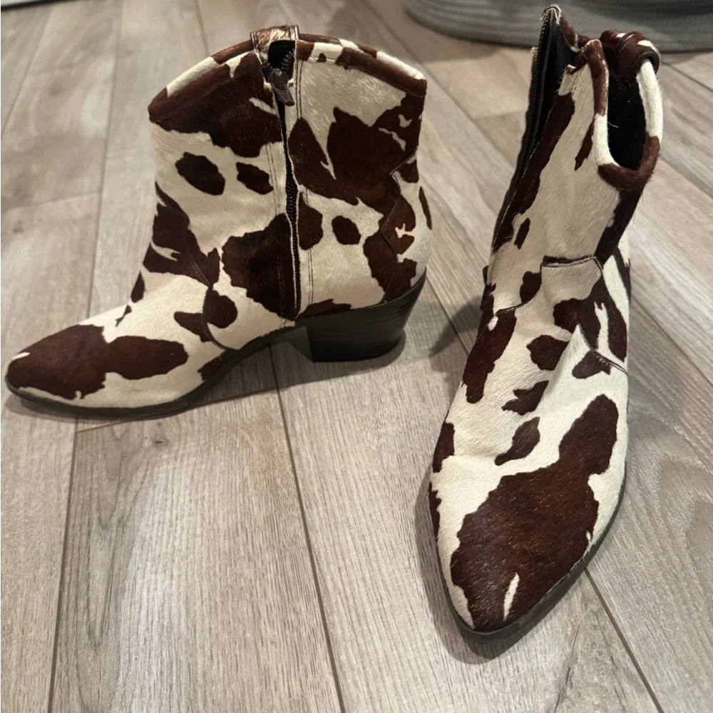 INC International Concepts Brown and Cream Ankle Boots - Picture 2 of 4